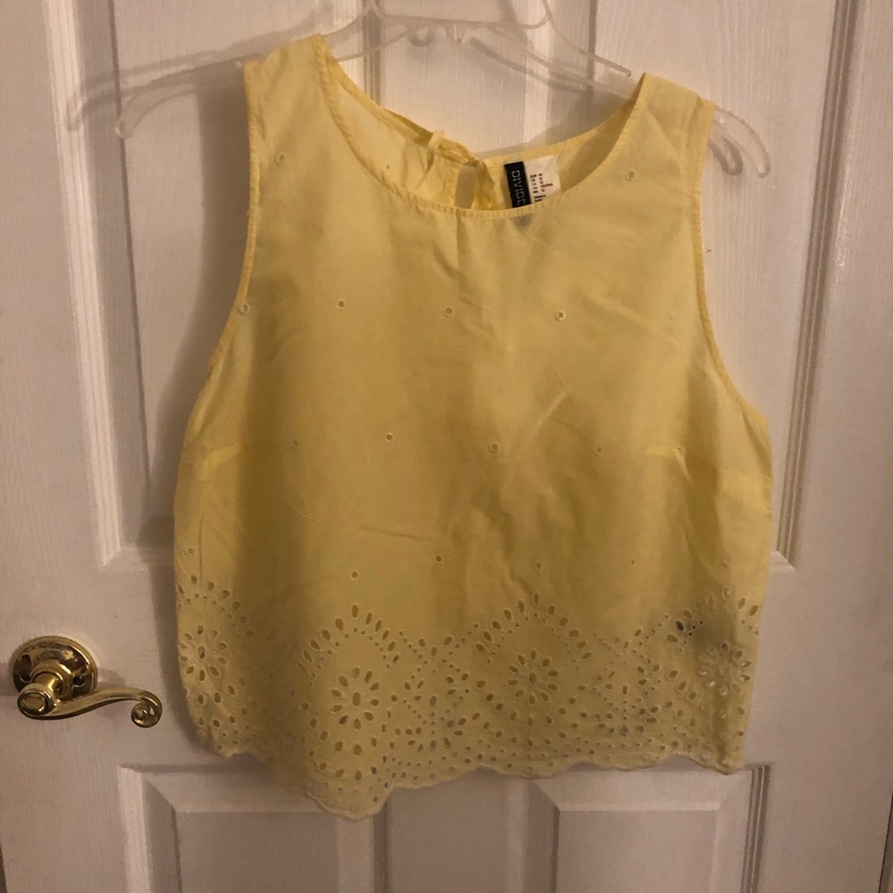 Yellow eyelet top with back detail Size 12
